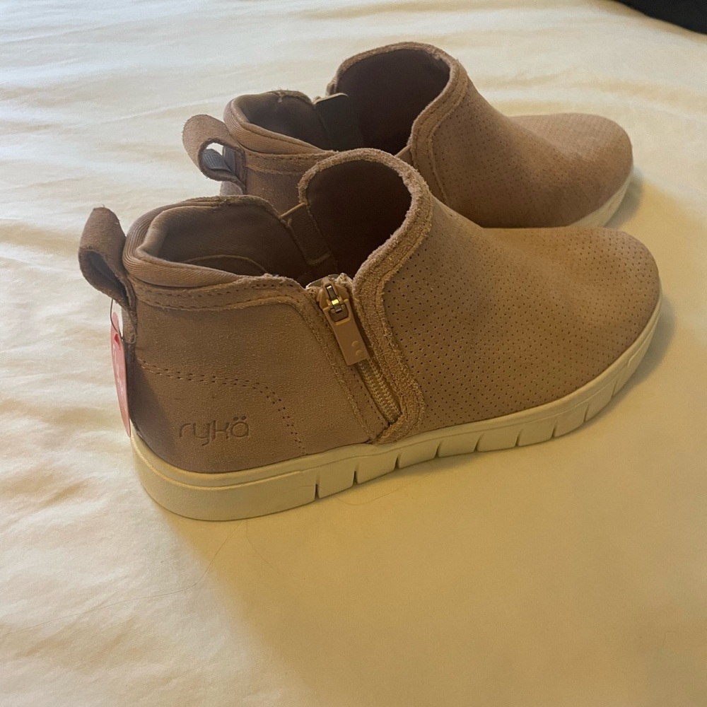 Ryka sneaker bootie 7.5w